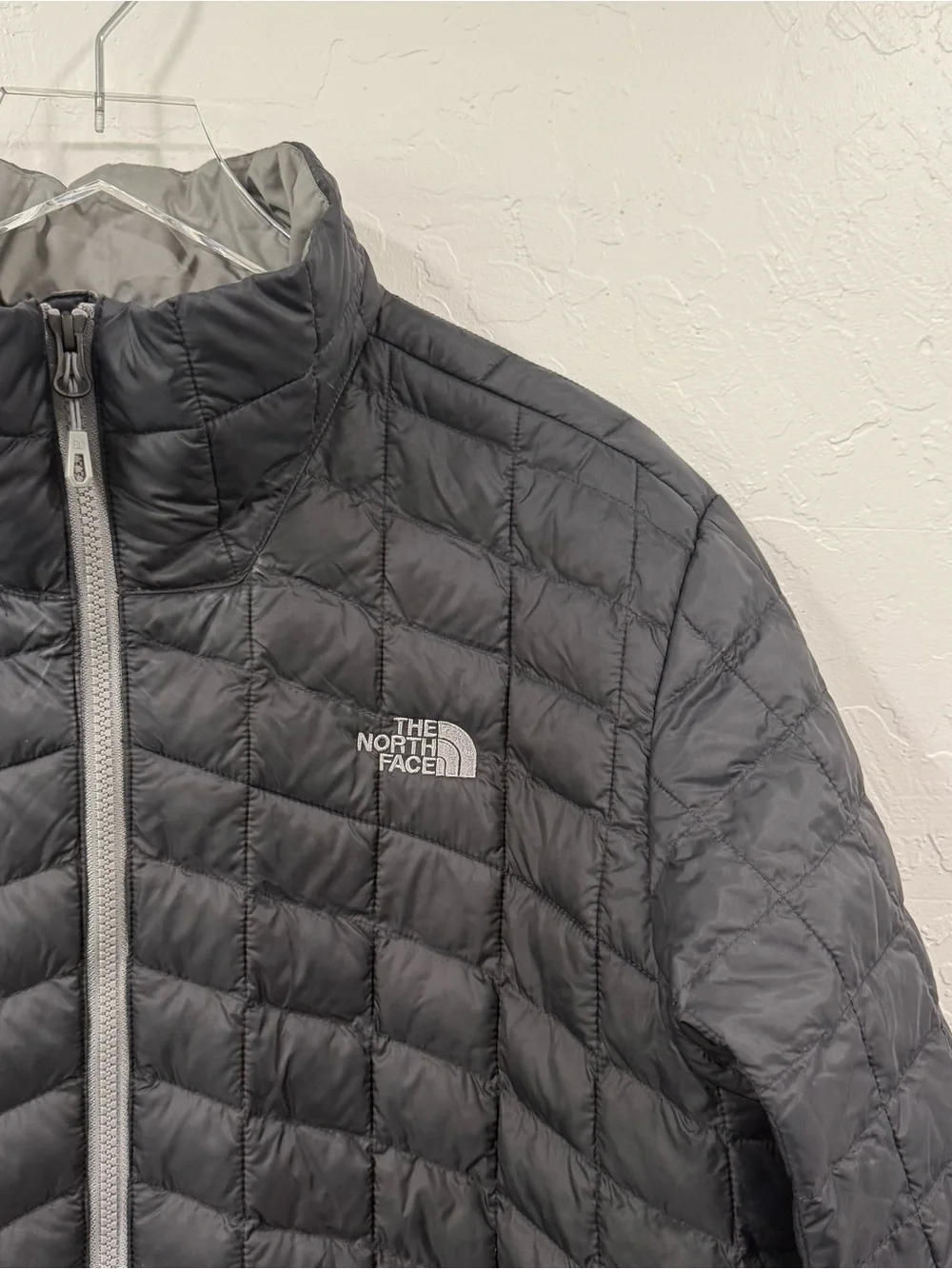 The North Face NWOT Mens Thermoball Full Zip Size L